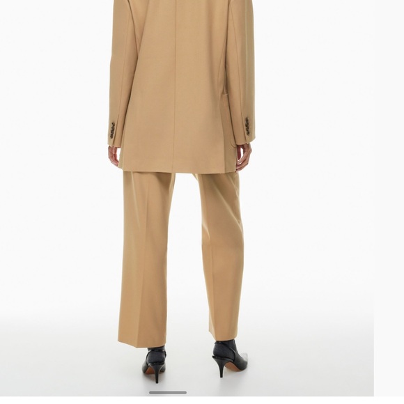 Allegro Blazer
Double-breasted relaxed twill blazer - Picture 11 of 16